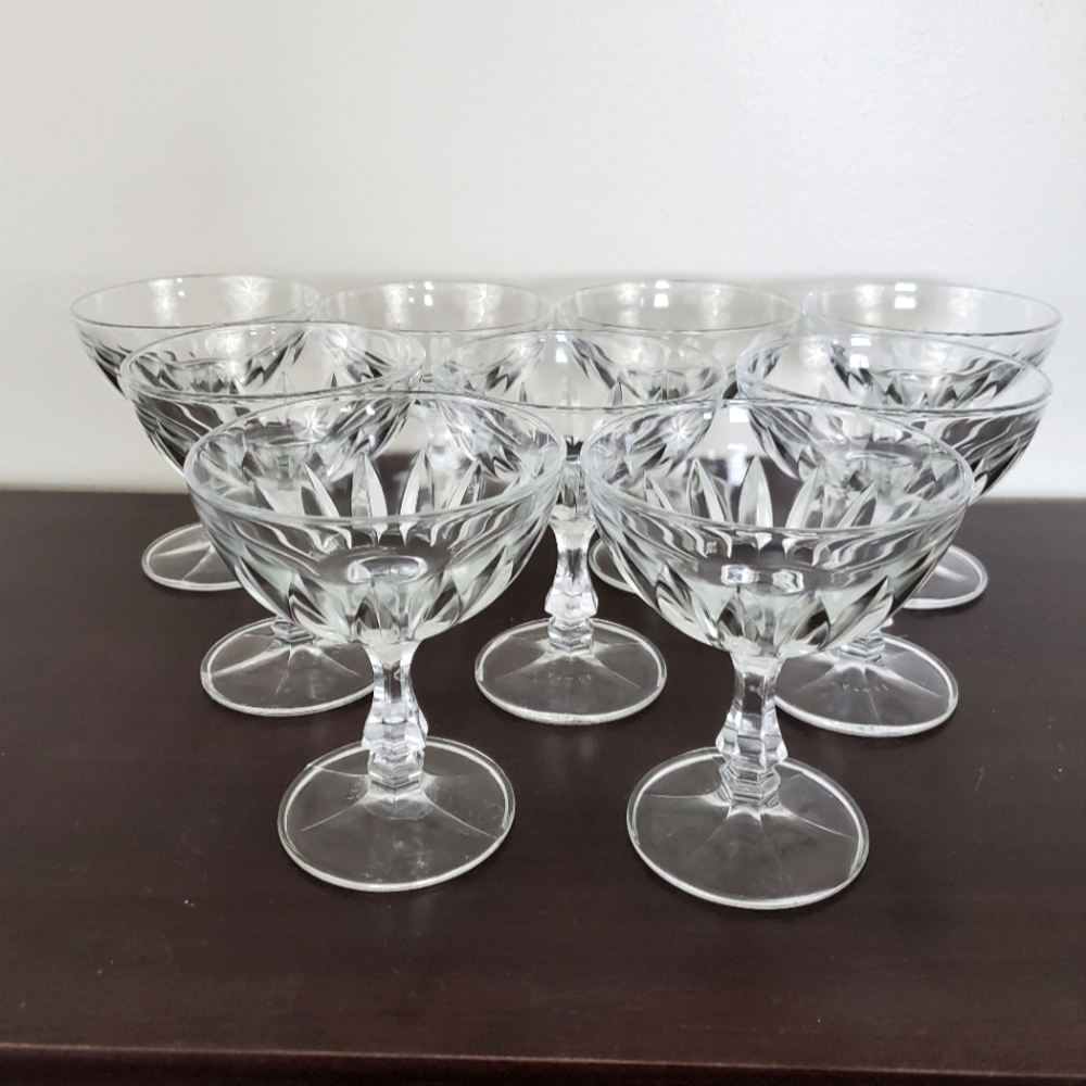 Vintage Italian Cut Crystal Champagne/Sherbert Glasses ~ Set of 9 - Picture 1 of 9